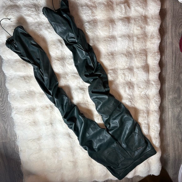 Maniere De Voir Caroline tacked leather flared trouser in green - UK 8 US 4 - Picture 4 of 6